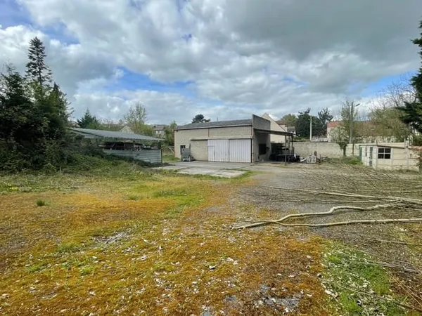 Local d'activité 100 m²