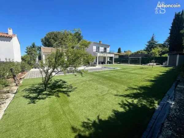 Villa 6 pièces 214 m²