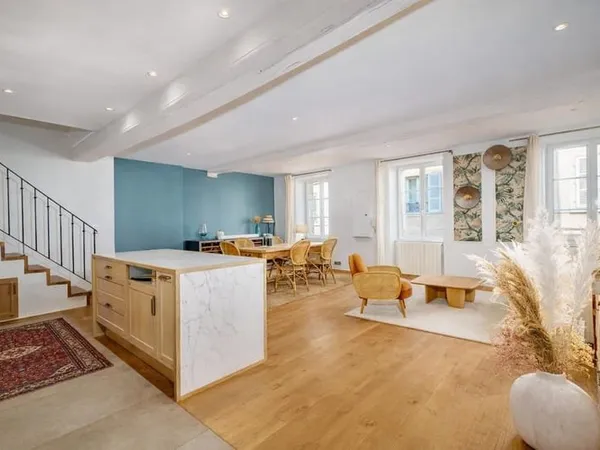 Triplex De Prestige au coeur du centre-ville de Beaune - Toiture copropriété rénovée
