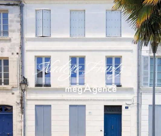 ? Duplex 4 pièces - 80 m² - Centre-ville de Saintes