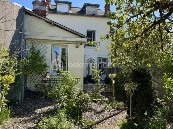 Maison familiale de 168 m2 et 7 chambres sur jardin clos SAINT CYR SUR LOIRE