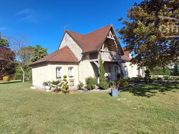 A Vendre à Muides sur Loire, Maison de standing 5 chambres + Piscine