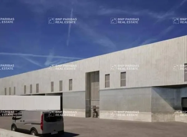 Local d'activité 2816 m²