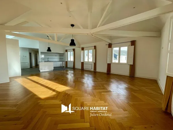 Appartement d'exception de plus de 150 m², dernier étage, vue dominante sur Château-Gontier-sur-Maye