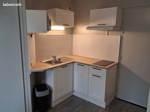 Studio meublé à louer