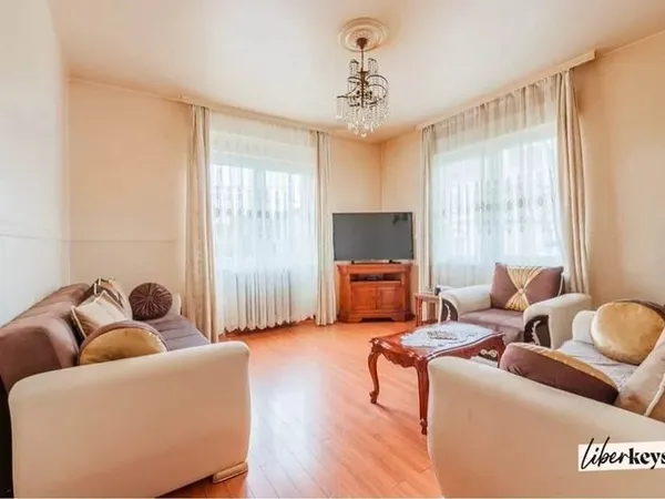 5 pièces + annexe - Immeuble sans copropriété à vendre en bloc ou séparément, face à la gare