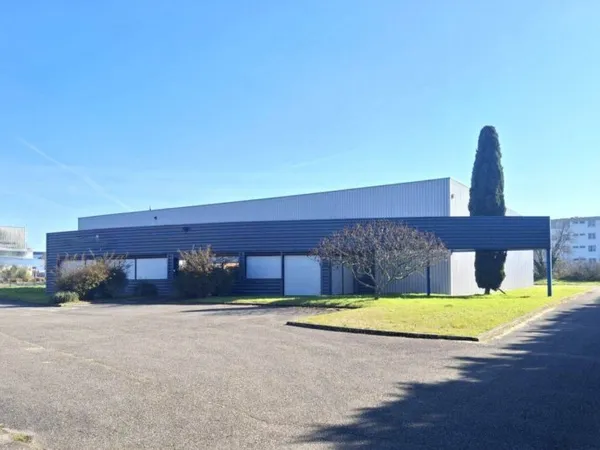 Local d'activité 1480 m²
