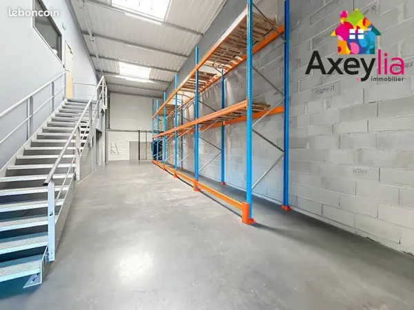Local 360 m² Le Coteau