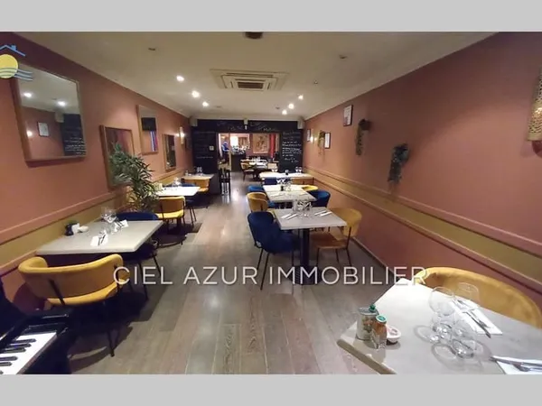 Immeuble commercial 120 m²
