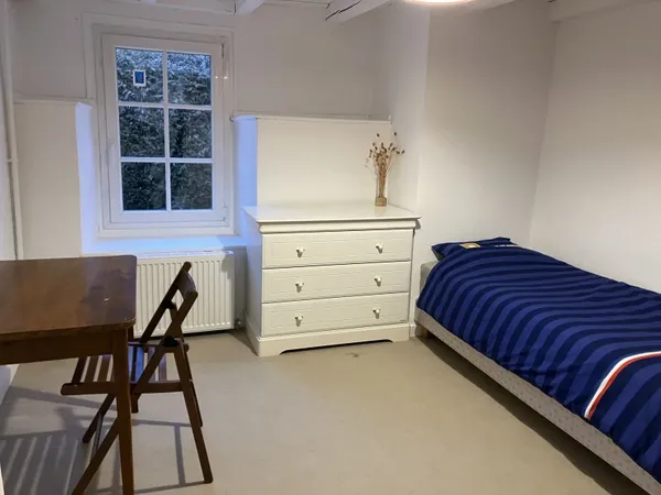 Loue chambre chez l'habitant