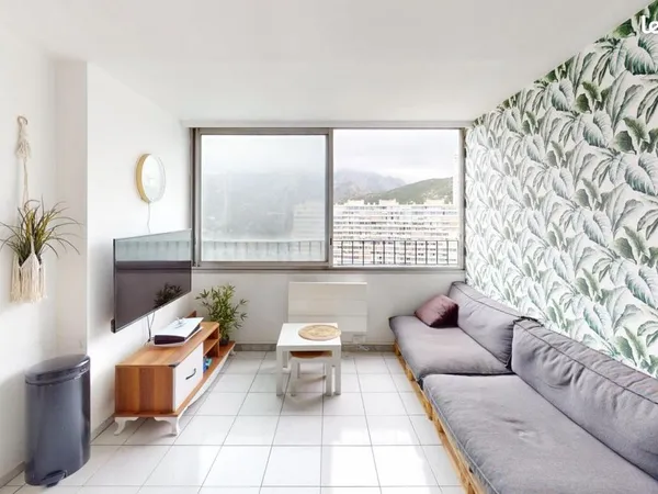 Chambre 5 pièces 100 m²