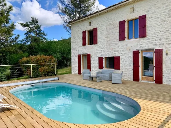 Charmante maison en pierre 80 m2 avec piscine, vue exception