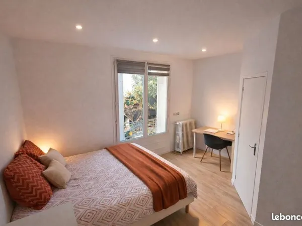 Suite privée meublée en colocation - 15 m² (salle d'eau et WC privatifs)