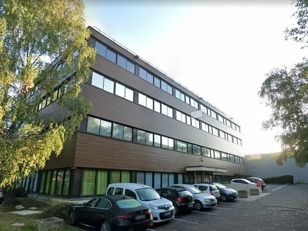 LOCATION DE BUREAUX À PALAISEAU 460 m² divisibles 120€/m²/a