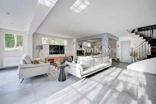 Maison 9 pièces 250 m²