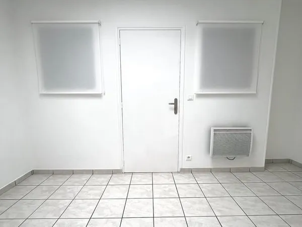 Bureau lumineux de 13m2 - Zone Franche - Place Fraternité ROUBAIX