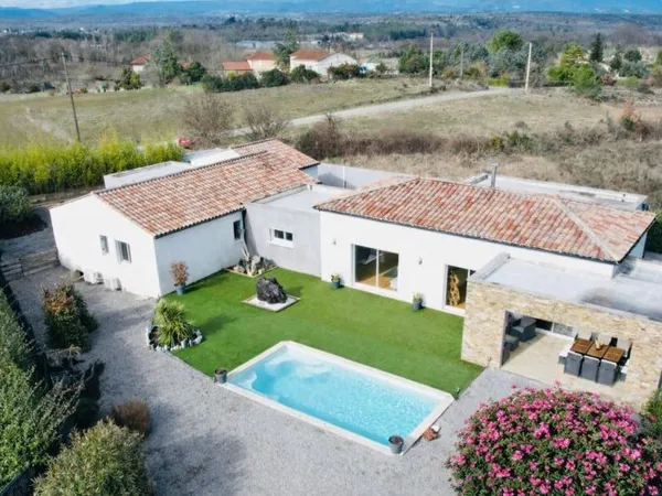 Maison 4 pièces 180 m²