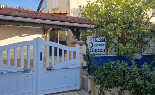Rez de jardin en impasse avec bel exterieur
