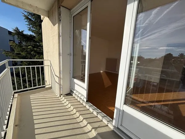 T2 avec 2 BALCONS, GARAGE & ASCENSEUR