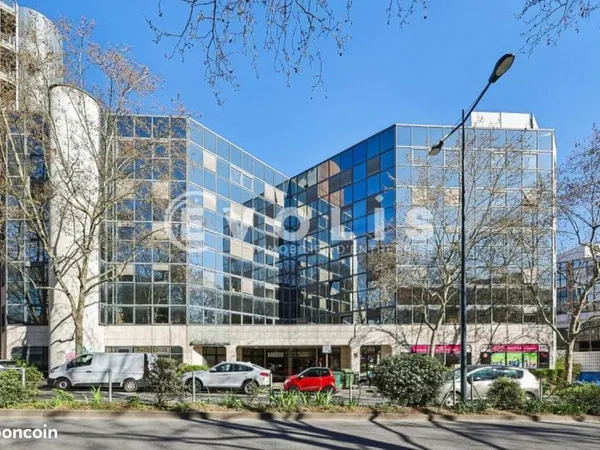 Bureau 275 m²