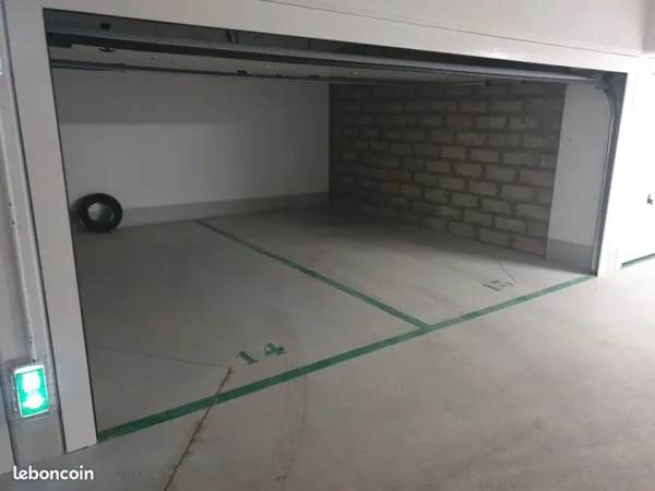 Box 25 m2 en sous-sol