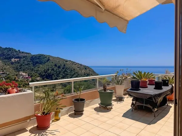 Penthouse 4 pièces 102 m²