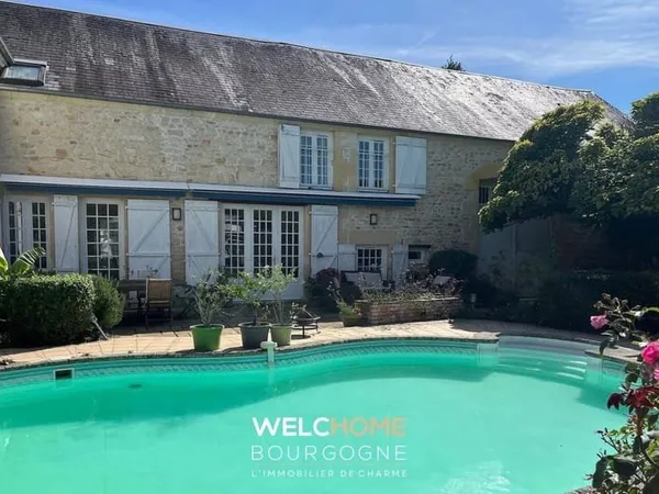 Maison 10 pièces 276 m²