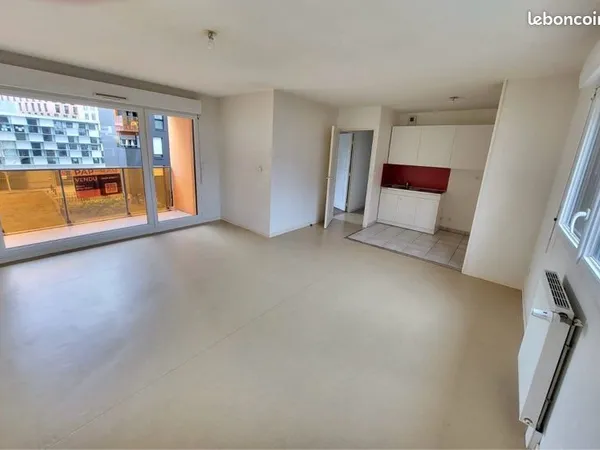 Vends appartement lumineux traversant gare sud
