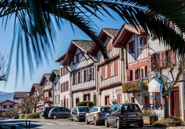 Murs et fonds au coeur d'Ainhoa