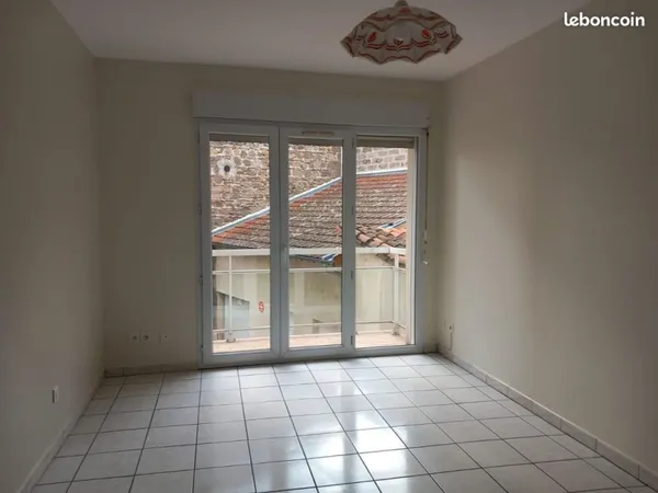 T2 50m2 centre de Feurs - Balcon, ascenseur - Sans frais d'agence