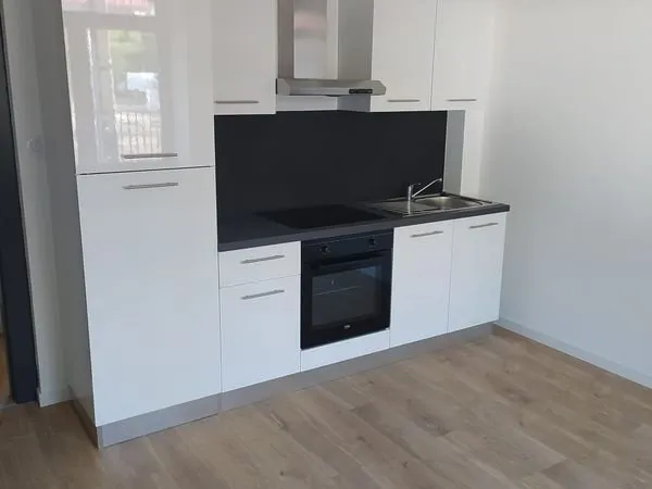 T2 - proche centre-ville - commerces - refait à neuf