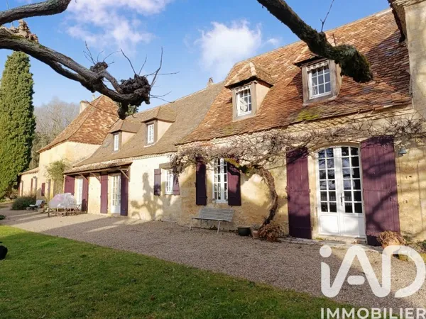Maison 10 pièces 393 m²
