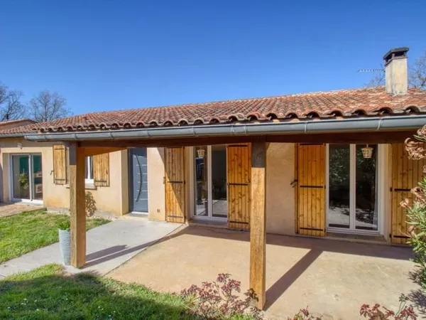 Maison de plain-pied de 115 m² avec jardin dans un hameau au calme