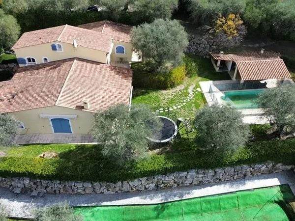 CONTES: MAISON PROVENÇALE