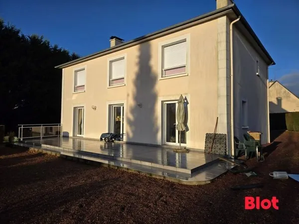 Villa 8 pièces 184 m²