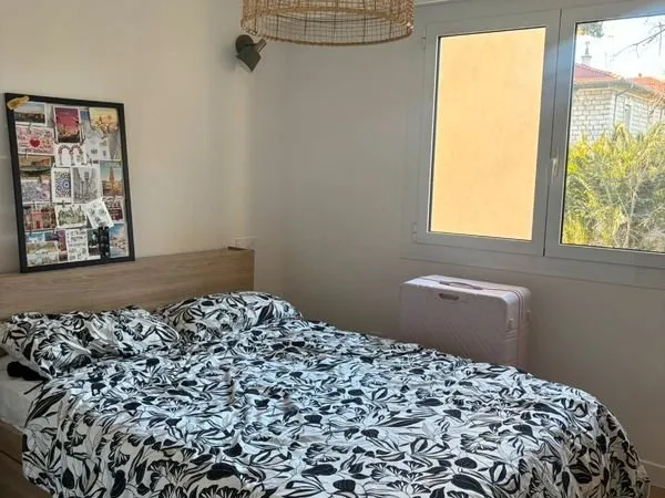 Loue chambre dans colocation filles