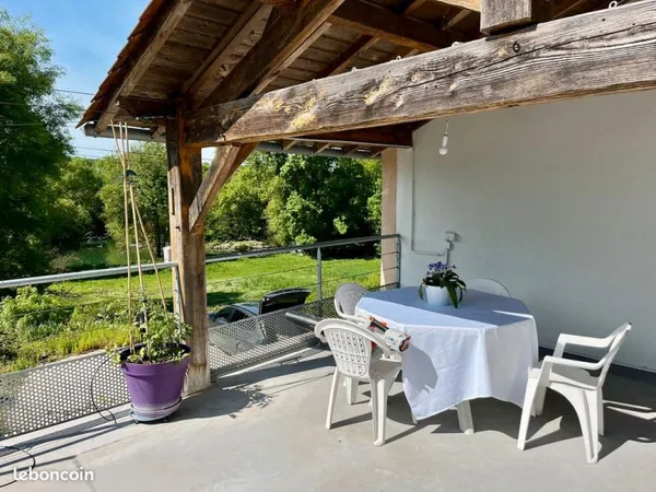 Maison Meublée 111m2 - Vue sur la Charente à 0,7km du Golf. 950 CC