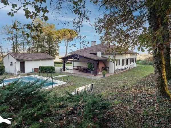 Maison 8 pièces 166 m²