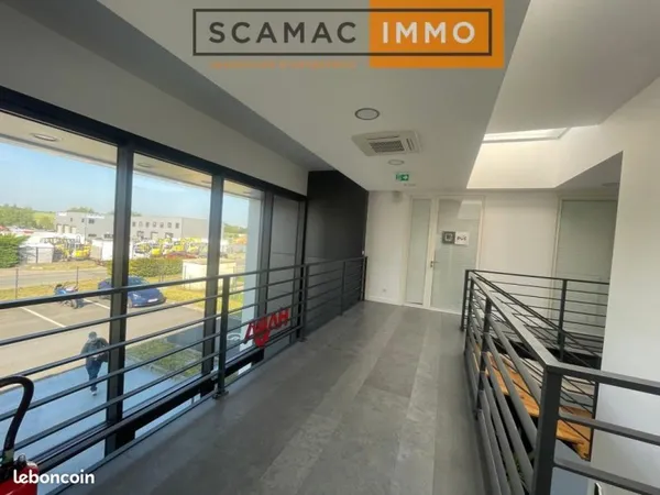 Bureau 64 m²