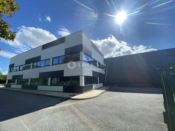Local d'activité 2361 m²