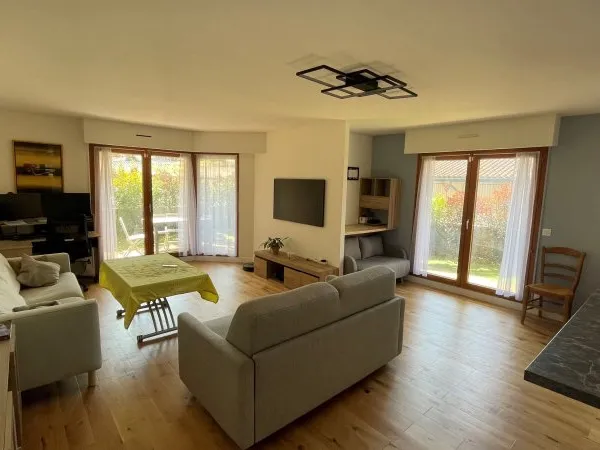Vends appartement 83m² Anglet - Rez-de-chaussée T3 avec grande terrasse, à pied de toutes commodités