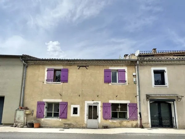 MAISON DE VILLAGE AU CENTRE DE MIRABEL-AUX-BARONNIES AVEC JA