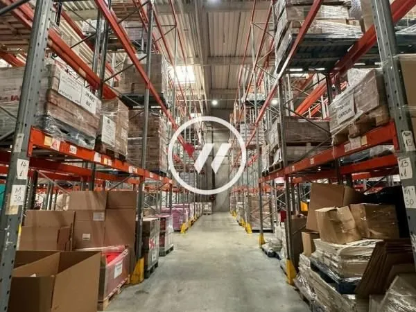 Local d'activité 2 500 m²