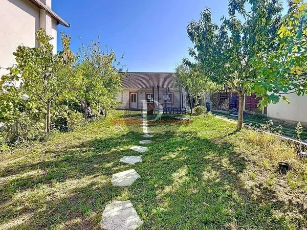 Maison Choisy le Roi 5 pièces plein pied avec garage, grand jardin et dépendance