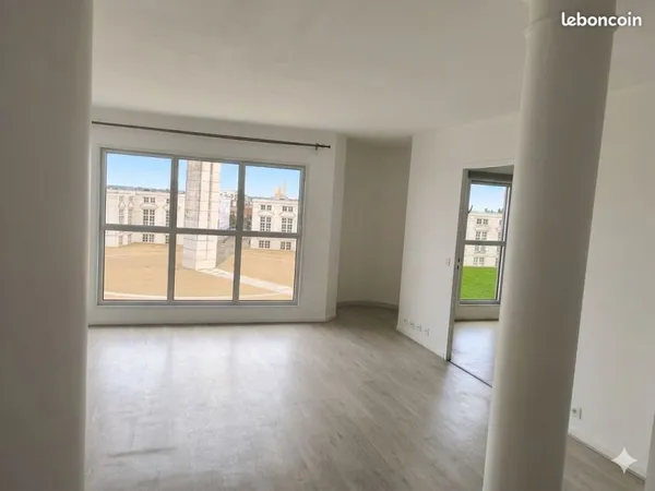 Bel F3 lumineux, vue dégagée, TOUT À PIED (RER A 2 min, Île de Loisirs)