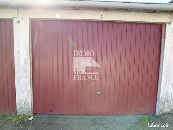 Garage/box 16 m² Laval