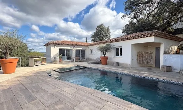 VILLA P6 - PISCINE+ STUDIO+ GARAGE - DIONS 549000 euros