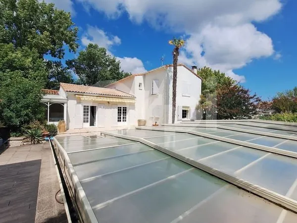 Maison 7 pièces 205 m²