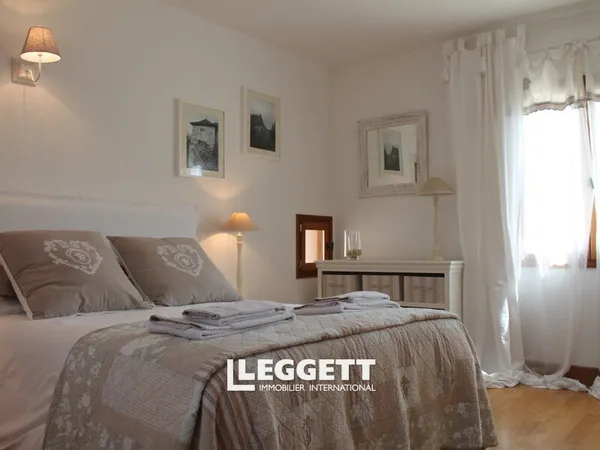 Maison 8 pièce(s), AUBETERRE-SUR-DRONNE
