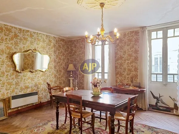 Maison 10 pièces 269 m²